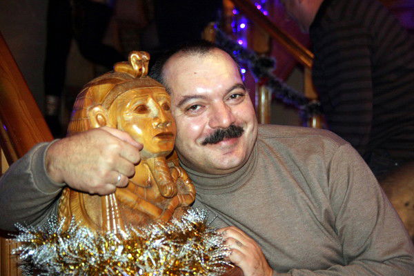 Виктор Попов