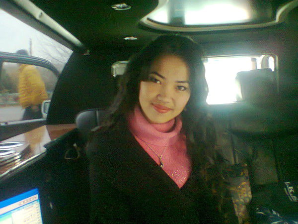 ...(-_~)... ........