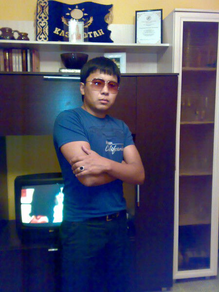 Аян Есенжолов