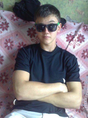 Женя Симонов