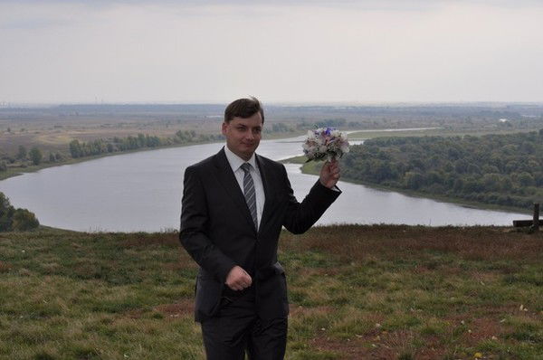 Олег Елисеев