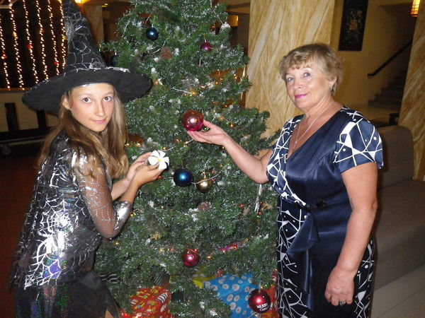 Анютик Ананасик