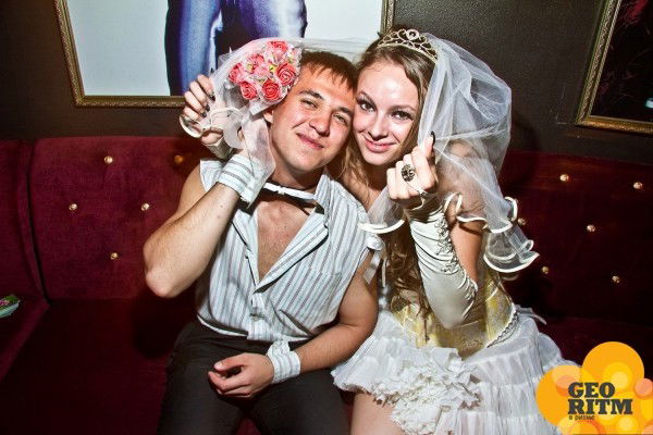 Блондиночка ********