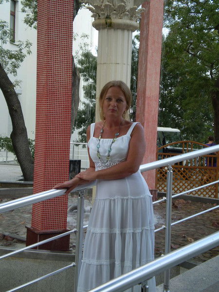 Елена Костенко