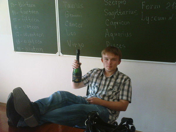 Толя Макаров