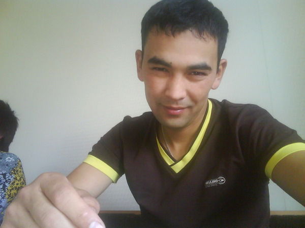 Асхат Аманжолов