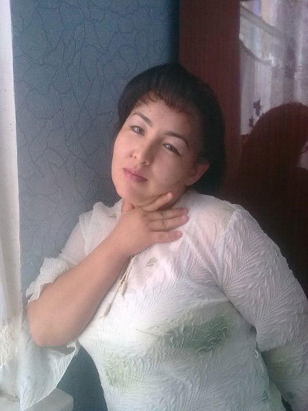 Лолахон Сафарниязова