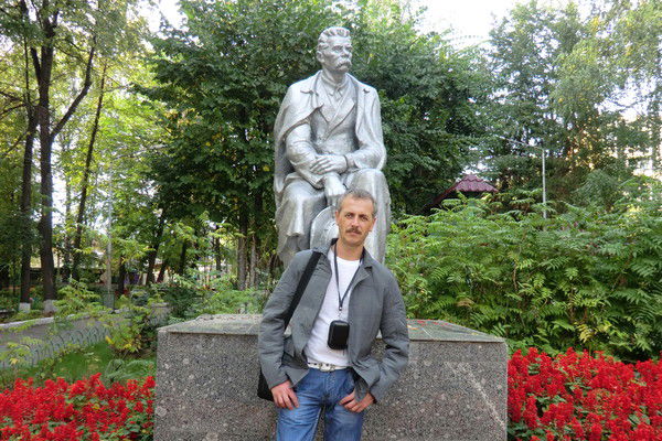 Виктор Викторов