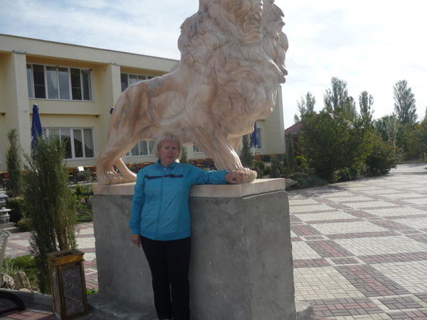 Лариса Холод