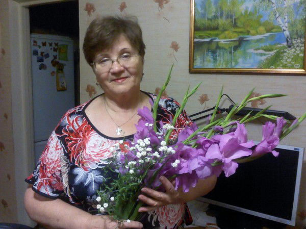 Нина Манакова