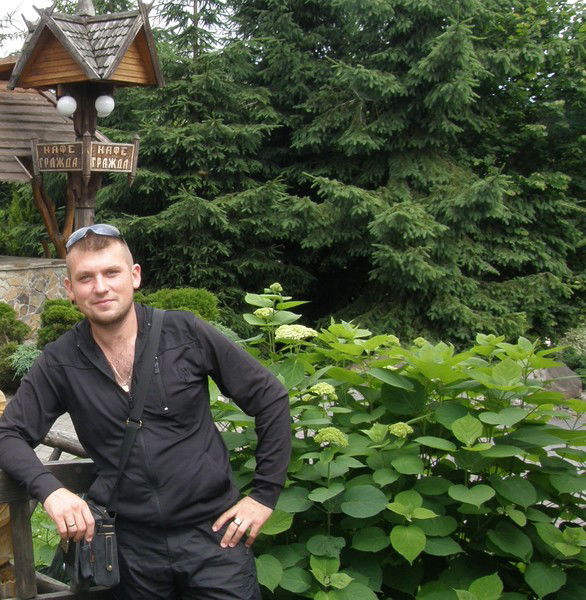 Роман Попов