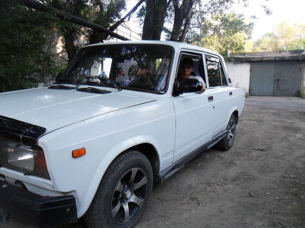 Валера Семенец