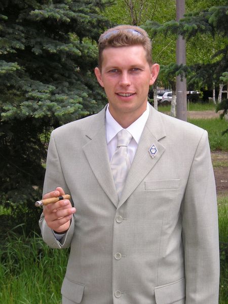 Виталий Апет