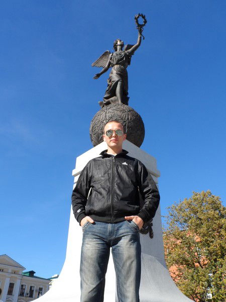 Валера Хруставка