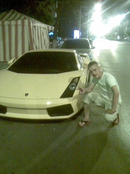 Юрий Петров