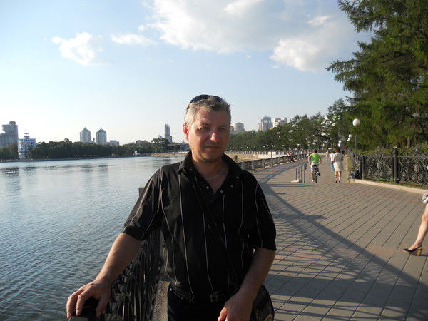 Игорь Леонтьев