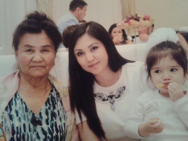 Айша Асанова