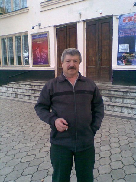 Виктор Емельянов