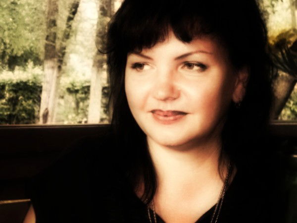 Елена Попова