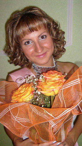 Юля Леонова