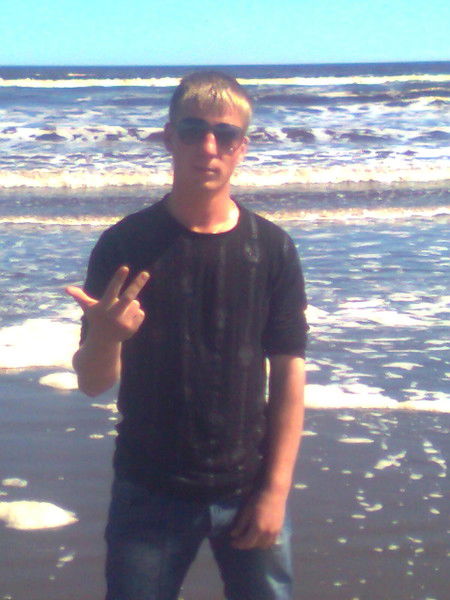 Артём Мирошниченко