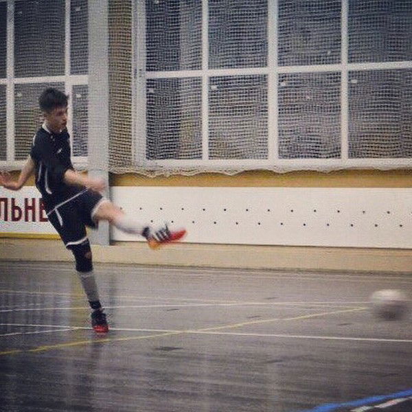 Денис Попов