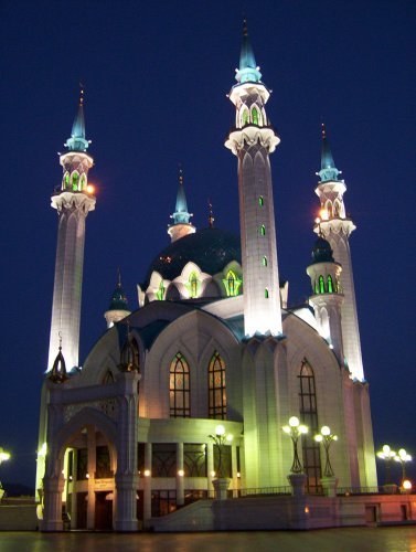 Aйнека Муратбекова