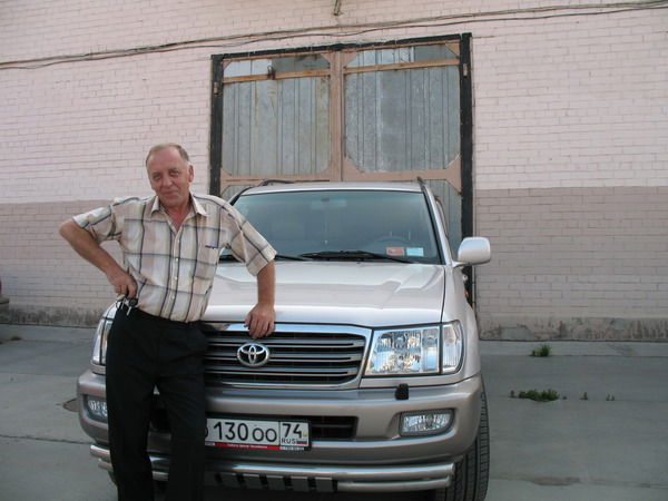 Александр Михов