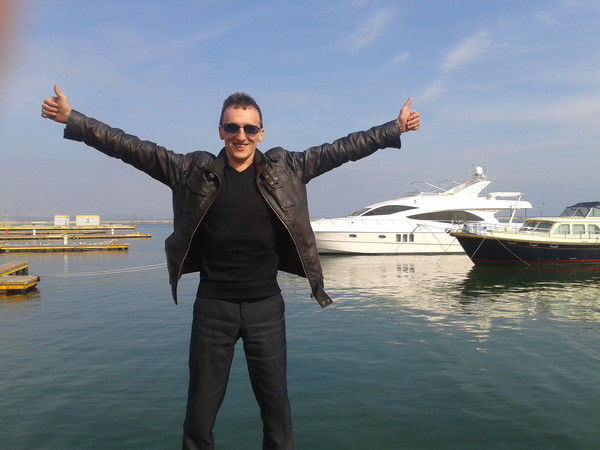 Александр Олейников