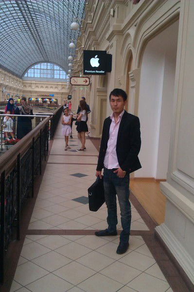 Аби Султанов