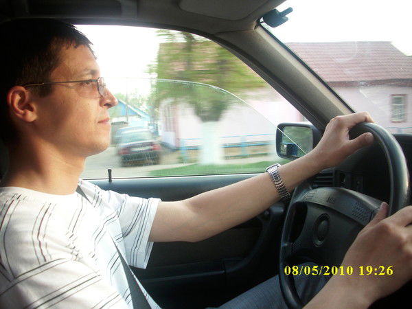 Денис Макаренко