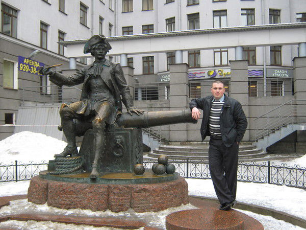 Илья Константинов