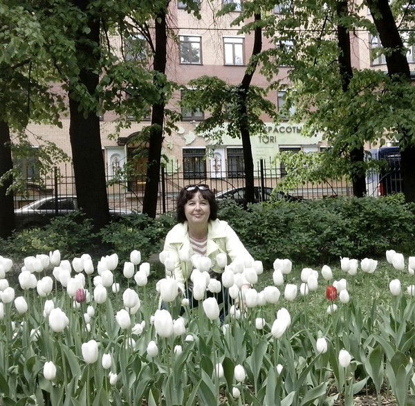 Анна Обертос