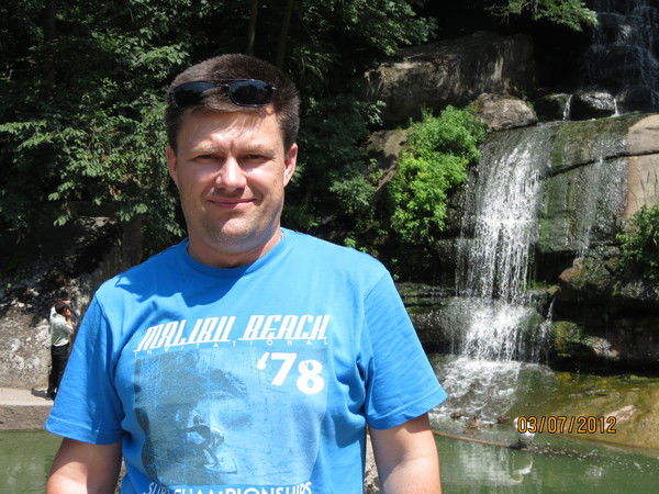 Олег Крученюк