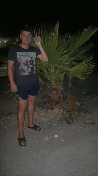 Максим Непомнящий