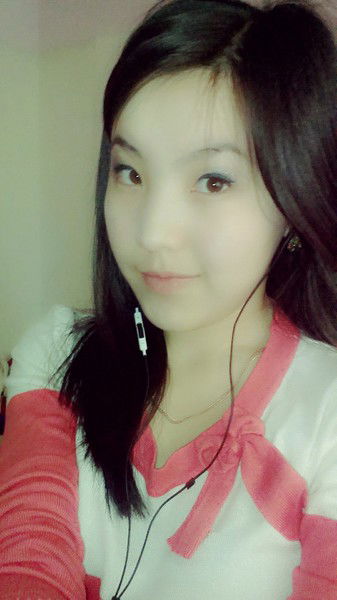 Айнура*) Сламханова