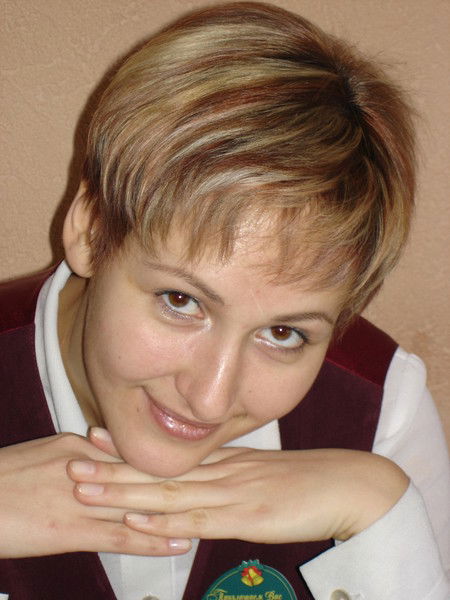 Анна Елесина