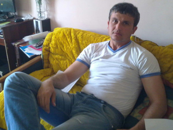 Бобур Эрназаров