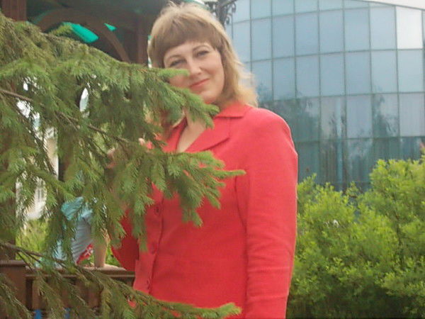 Елена Попова