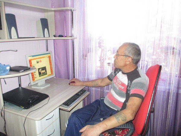 Олег Комаров