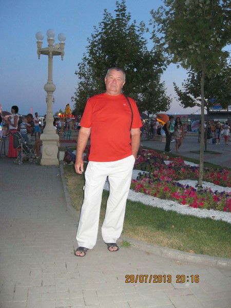 Александр Овчаров