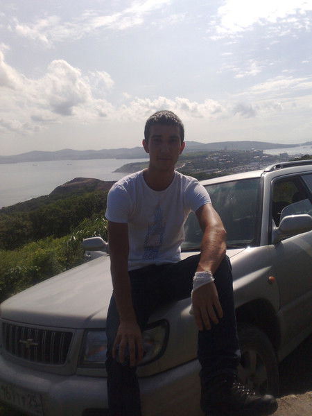 Михаил Леонов