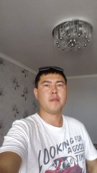 Ержан Отемисов