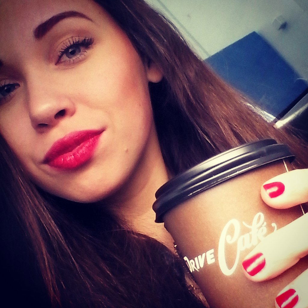 Кот Пушистая