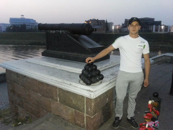 Максим Белов