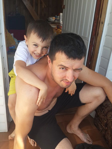 Артем Суханов