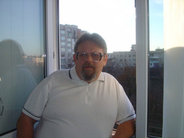 Орест Левандвський