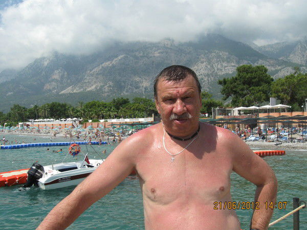 Юрий Вахрушев