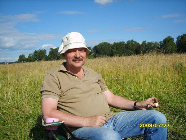 Александр Сухин