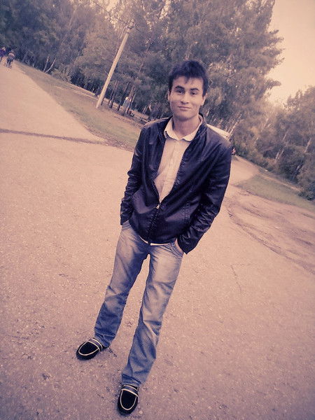 Навруз Шарапов